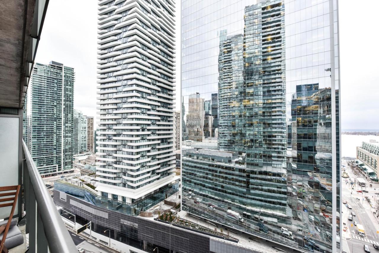 Sarkar Suites - Maple Leaf Square トロント エクステリア 写真