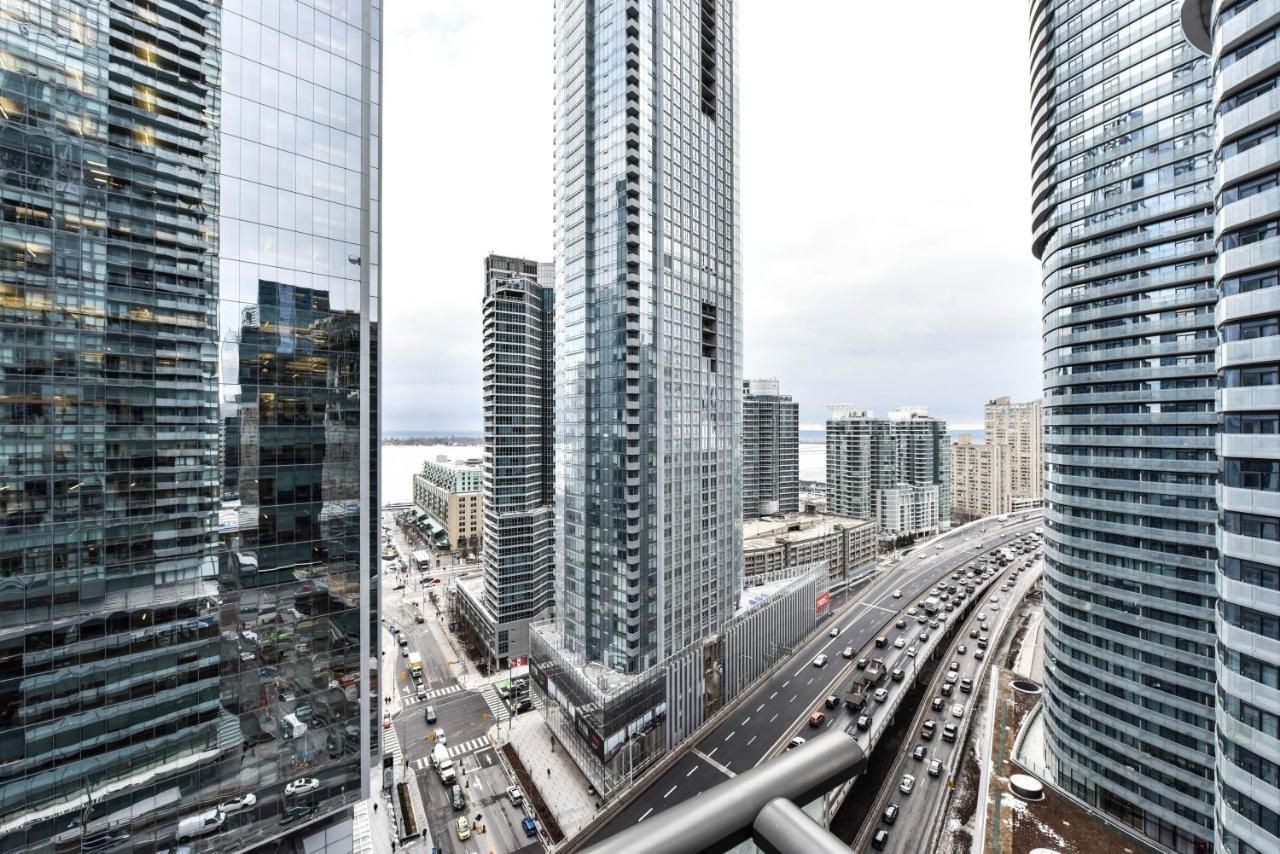 Sarkar Suites - Maple Leaf Square トロント エクステリア 写真