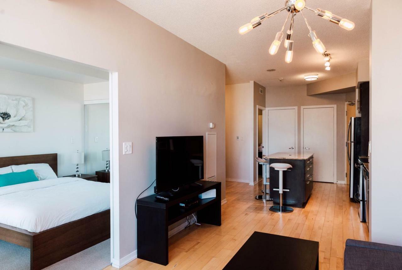 Sarkar Suites - Maple Leaf Square トロント エクステリア 写真