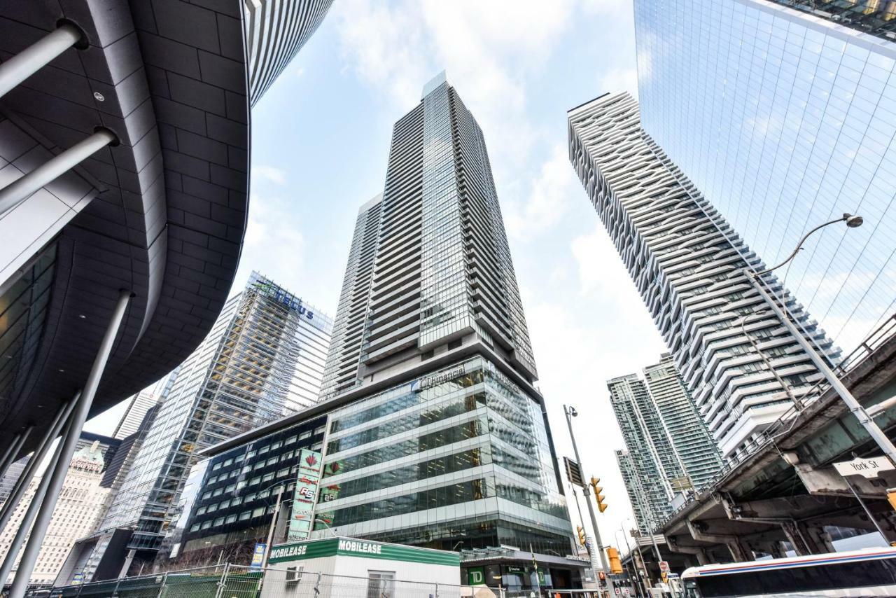 Sarkar Suites - Maple Leaf Square トロント エクステリア 写真