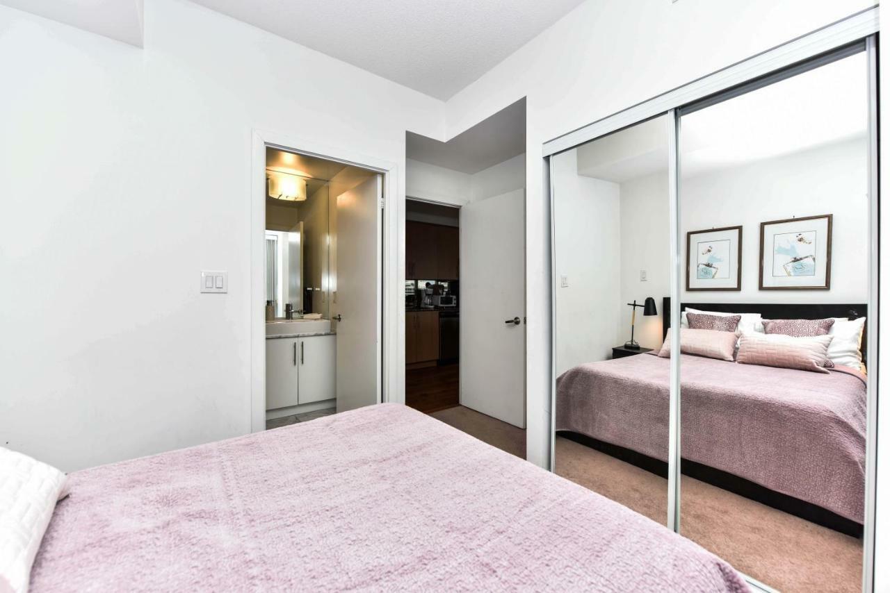 Sarkar Suites - Maple Leaf Square トロント エクステリア 写真