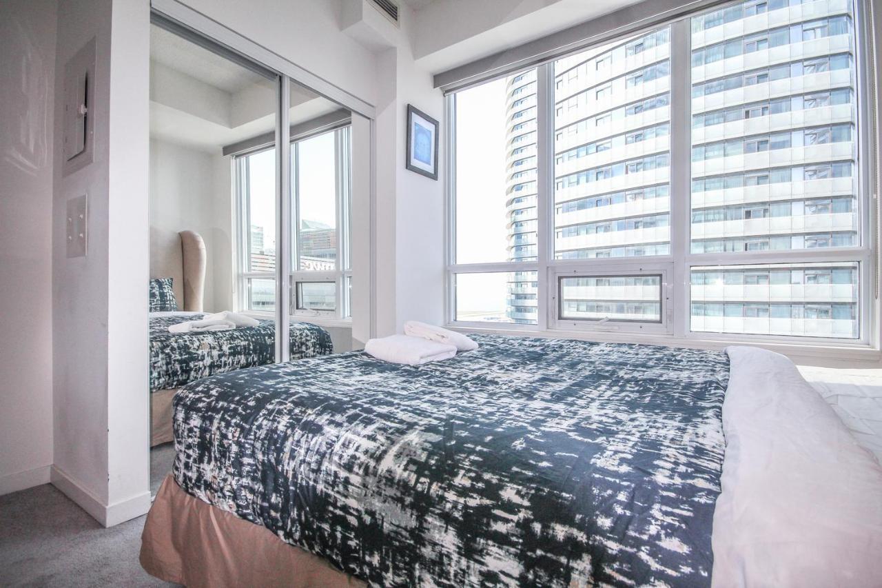 Sarkar Suites - Maple Leaf Square トロント エクステリア 写真