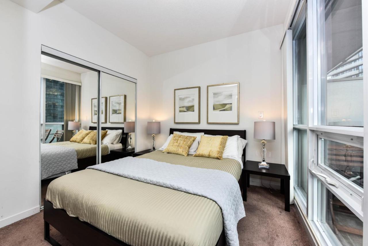 Sarkar Suites - Maple Leaf Square トロント エクステリア 写真