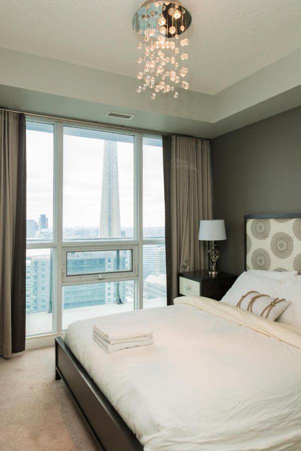 Sarkar Suites - Maple Leaf Square トロント エクステリア 写真