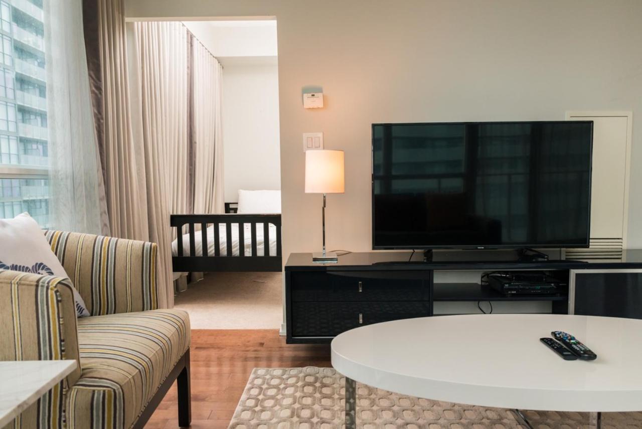Sarkar Suites - Maple Leaf Square トロント エクステリア 写真