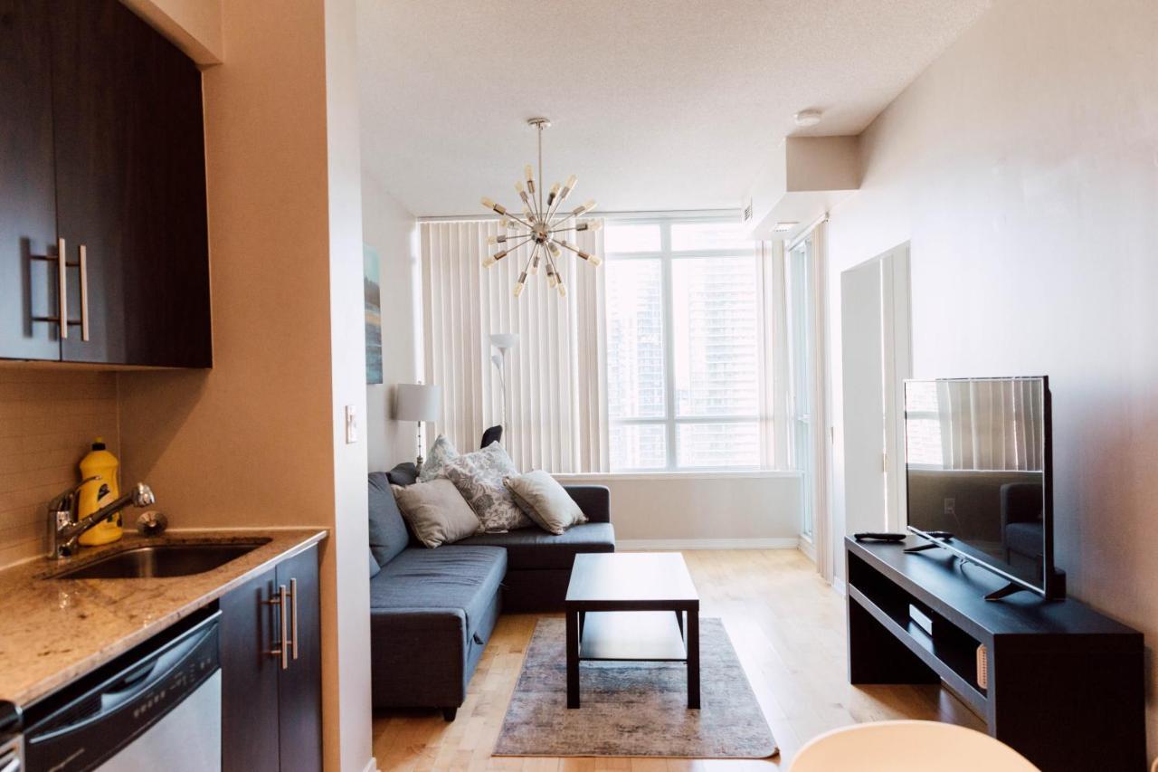 Sarkar Suites - Maple Leaf Square トロント エクステリア 写真