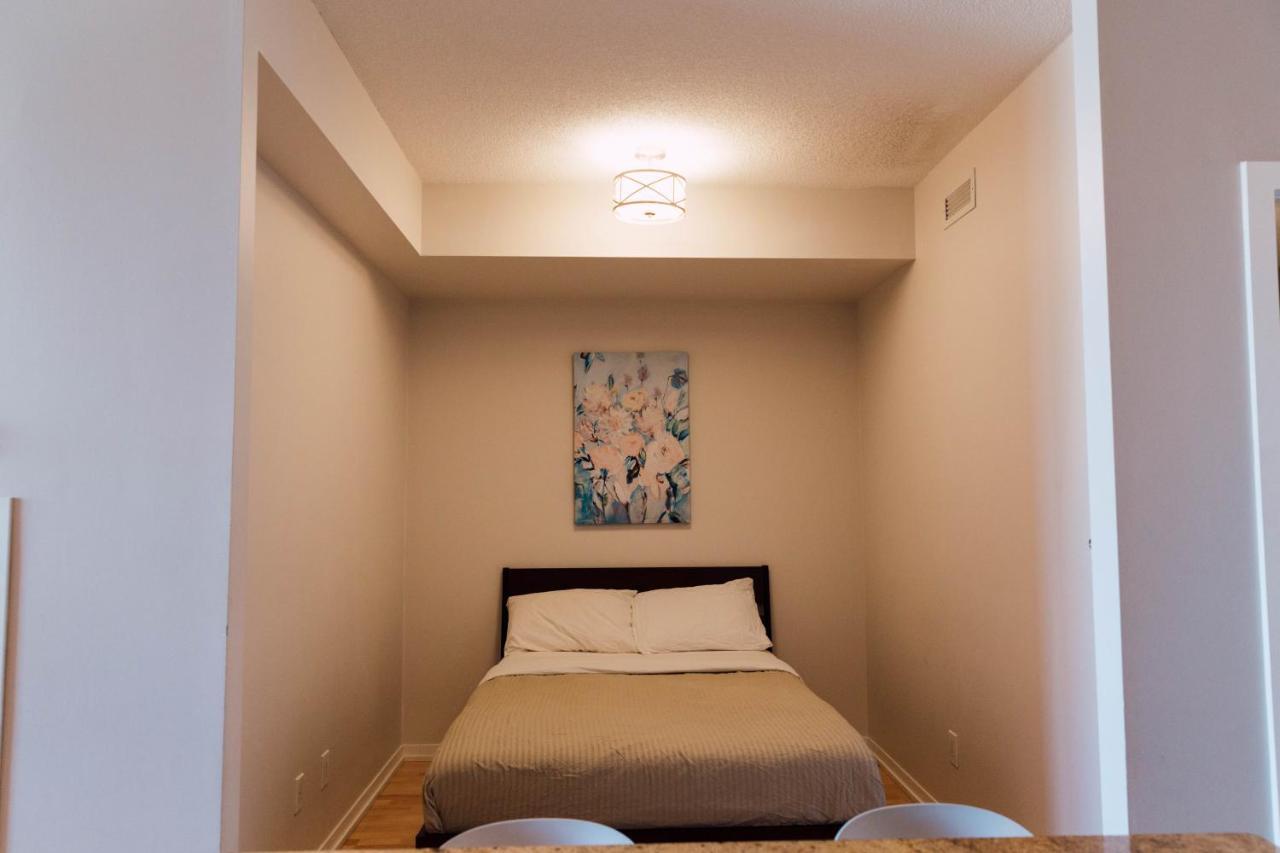 Sarkar Suites - Maple Leaf Square トロント エクステリア 写真