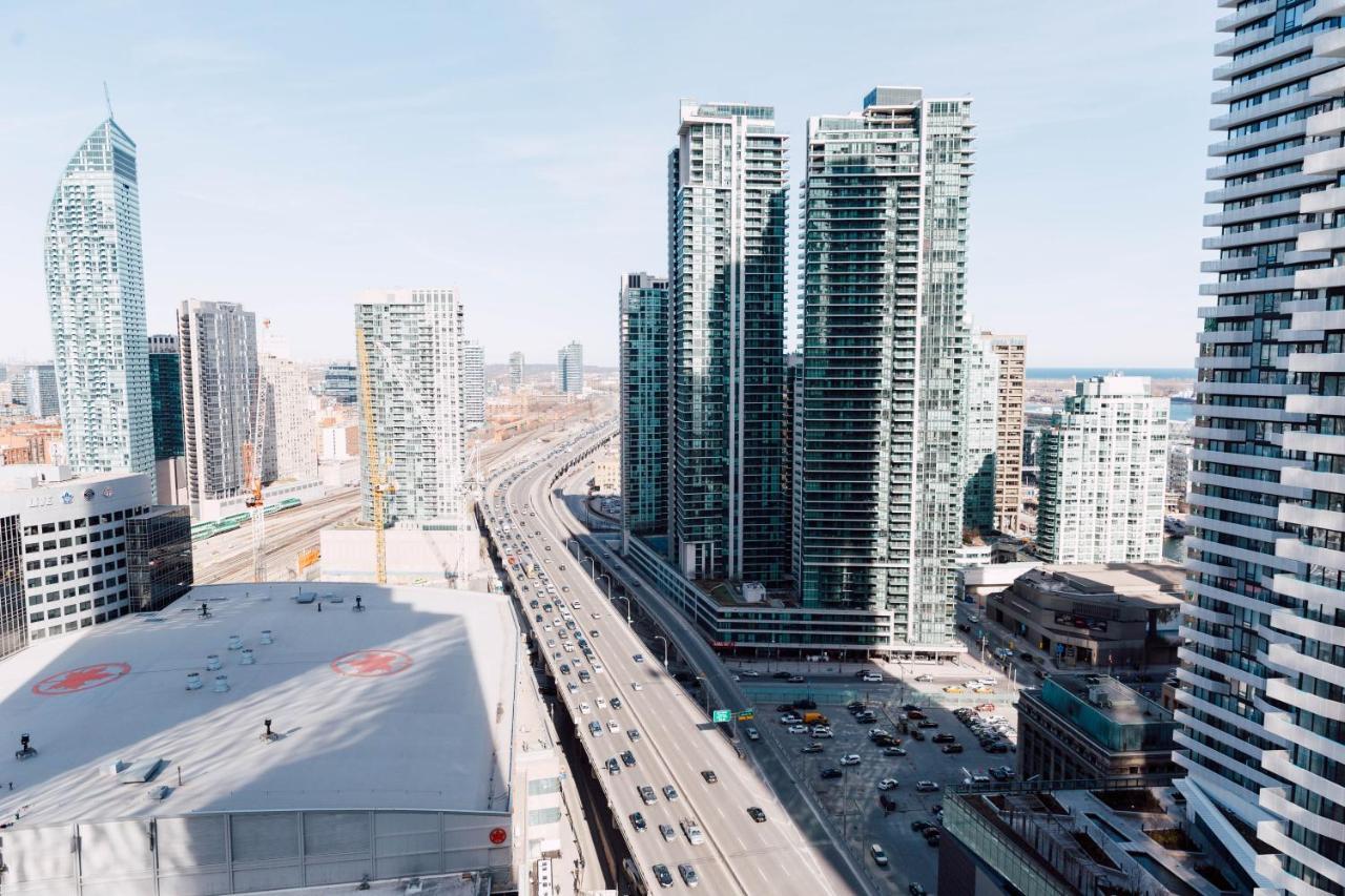 Sarkar Suites - Maple Leaf Square トロント エクステリア 写真